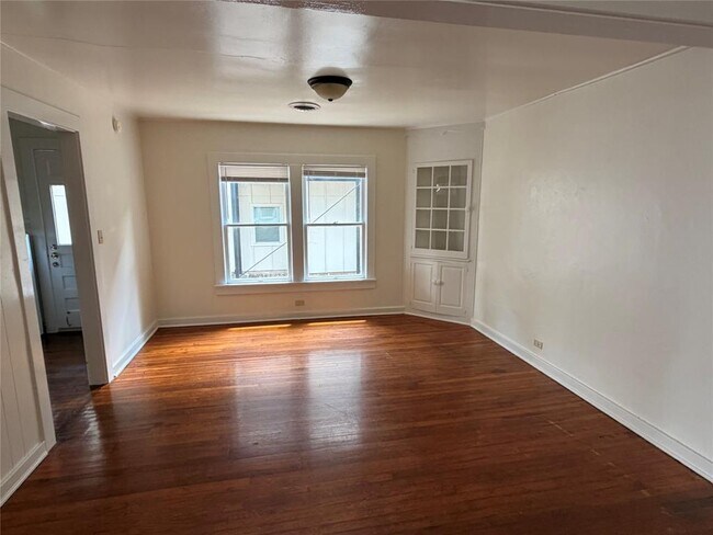Building Photo - 1019 Chestnut St