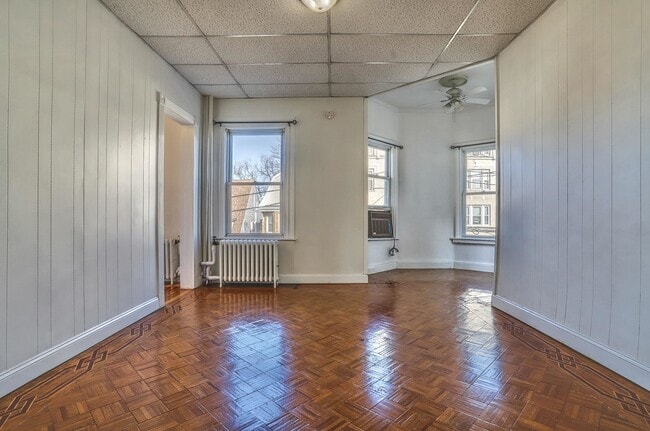 Building Photo - 207 Jewett Ave