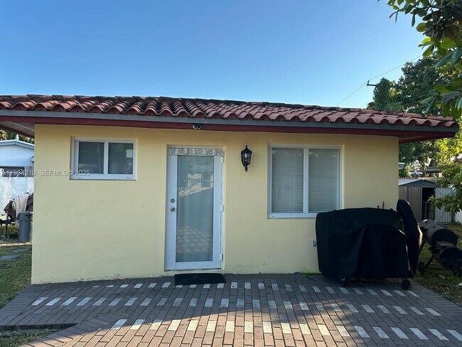 Foto del edificio - 5440 SW 101st Ave