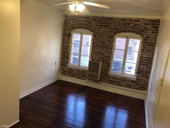 Building Photo - 746 Normandie Ave