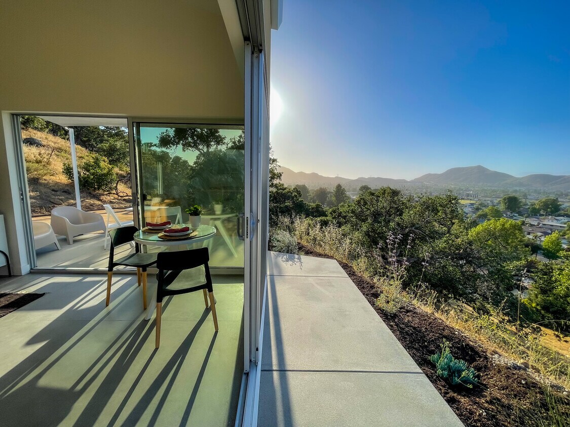 Primary Photo - 2670 W Kelly Rd