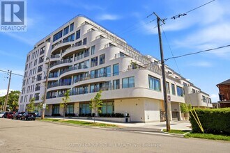 Building Photo - 689 The Queensway