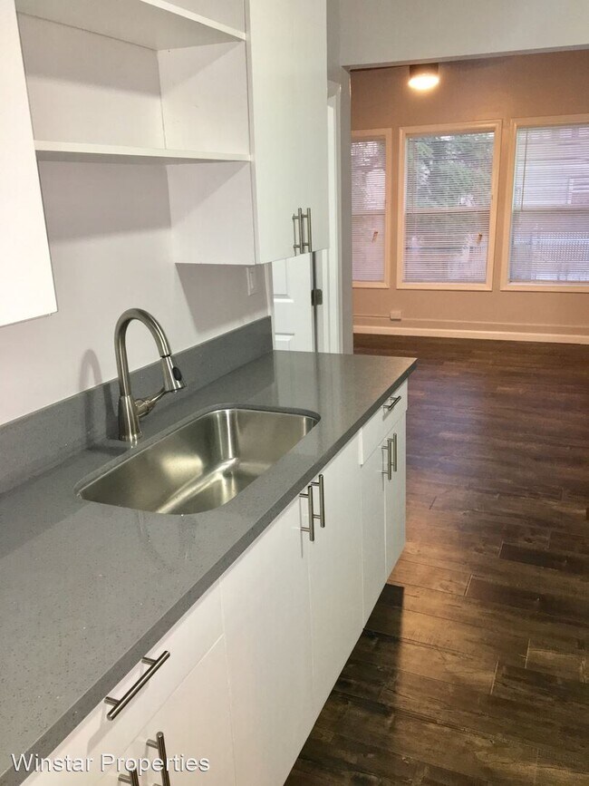 Building Photo - 2 br, 1 bath Apartment - 232 Union Pl.