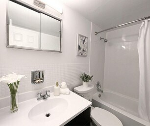 Building Photo - Pinegrove Apartments