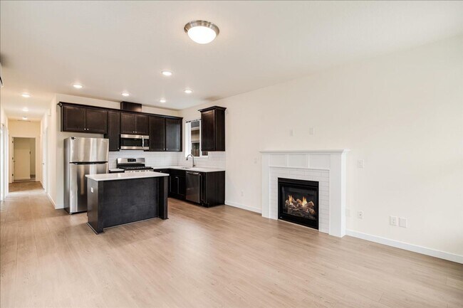 Foto del edificio - 2 Week Special! Newly Built Portland Home,...