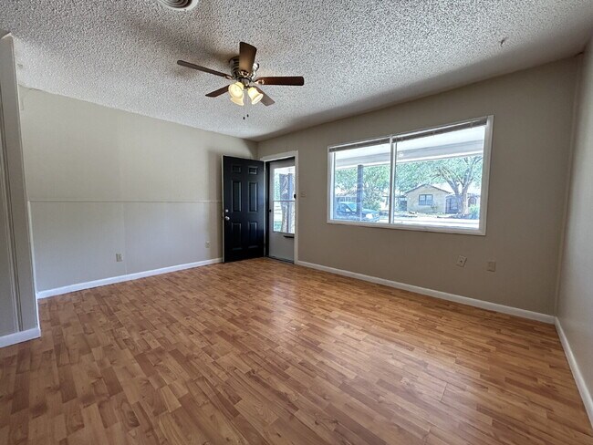 Foto del edificio - Home Located In Tech Terrace Near Park, Mi...