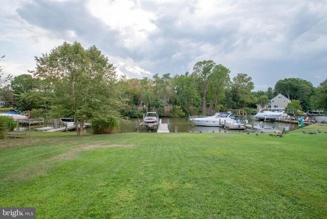 Building Photo - 3600 S River Terrace