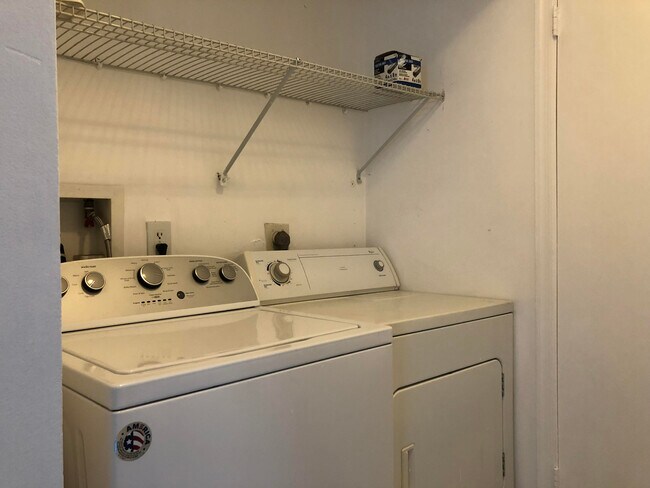 Foto del edificio - 1789 Congress Ave