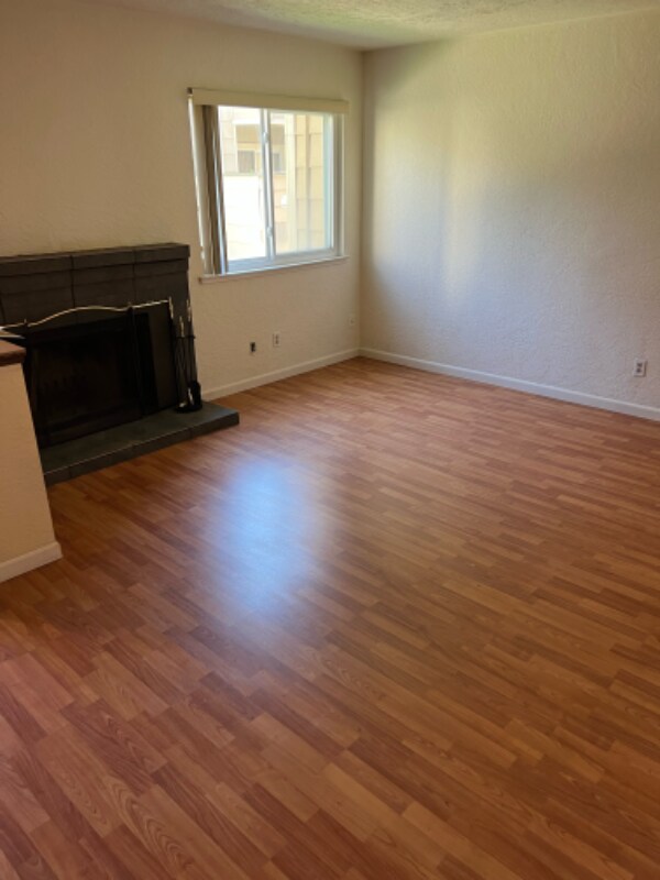 Foto del edificio - 8236 Center Pkwy