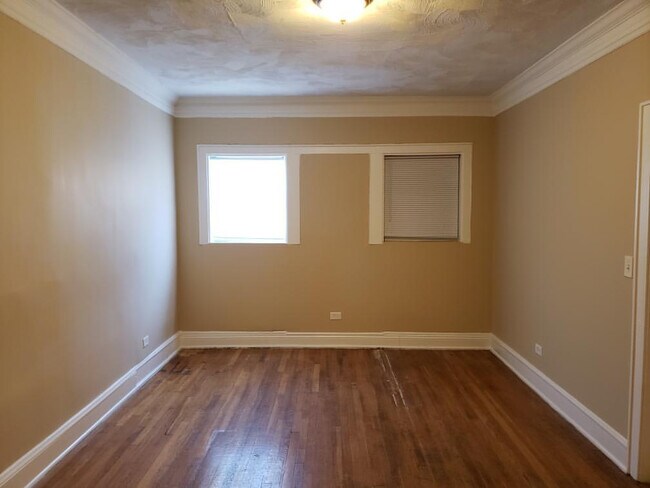 Foto del edificio - 6607 S Greenwood Ave