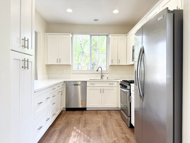Building Photo - Single Family Home in Mission San Luis Rey!