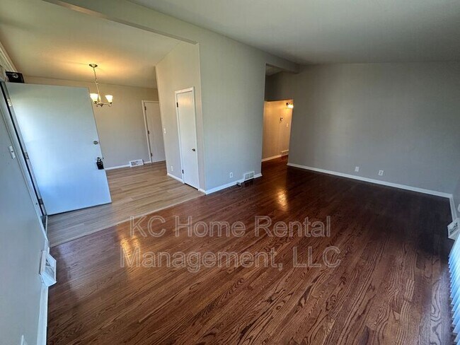 Foto del edificio - 6006 N Howard Ave