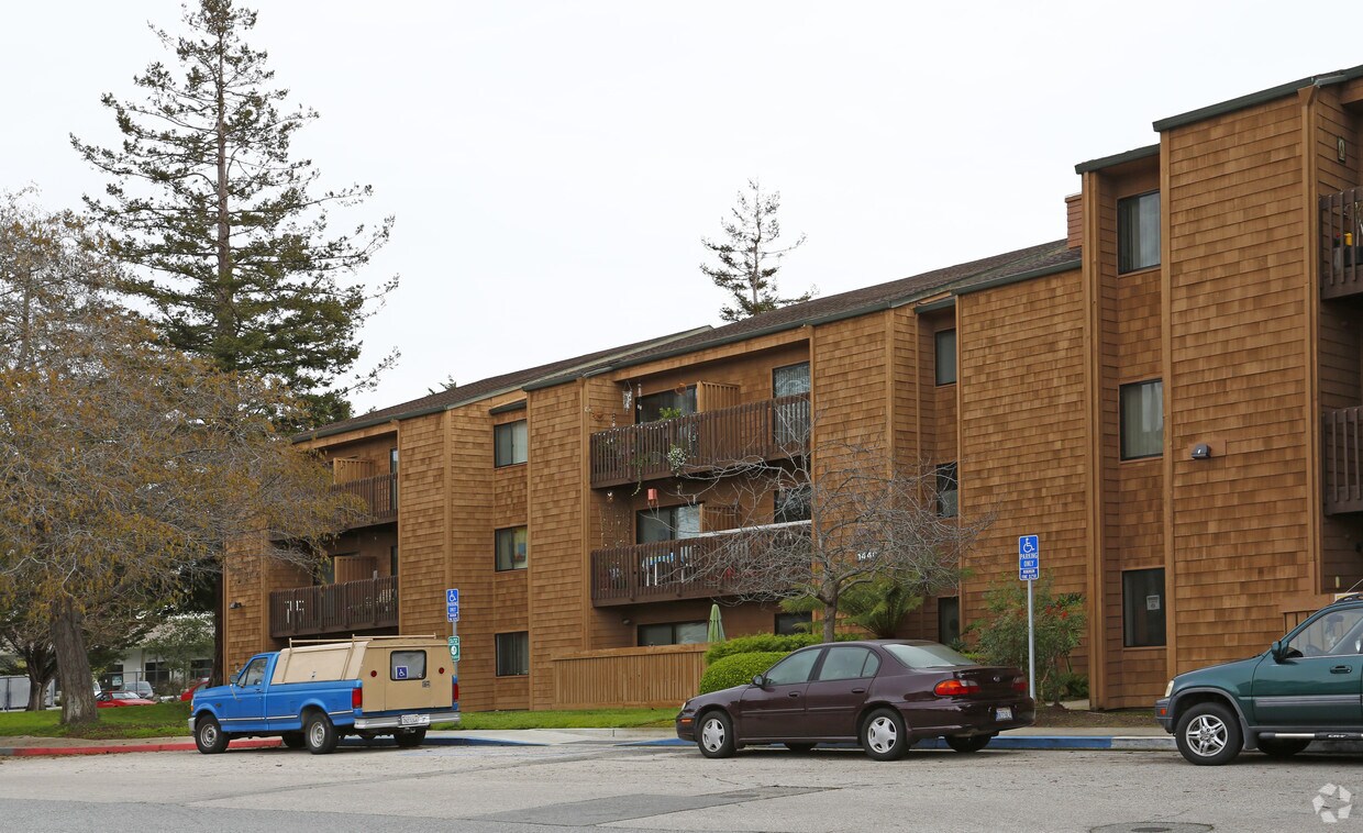 Foto del edificio - Elizabeth Oaks