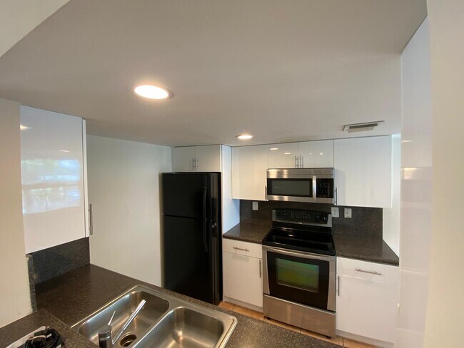 Foto del edificio - 4635 NW 97th Pl