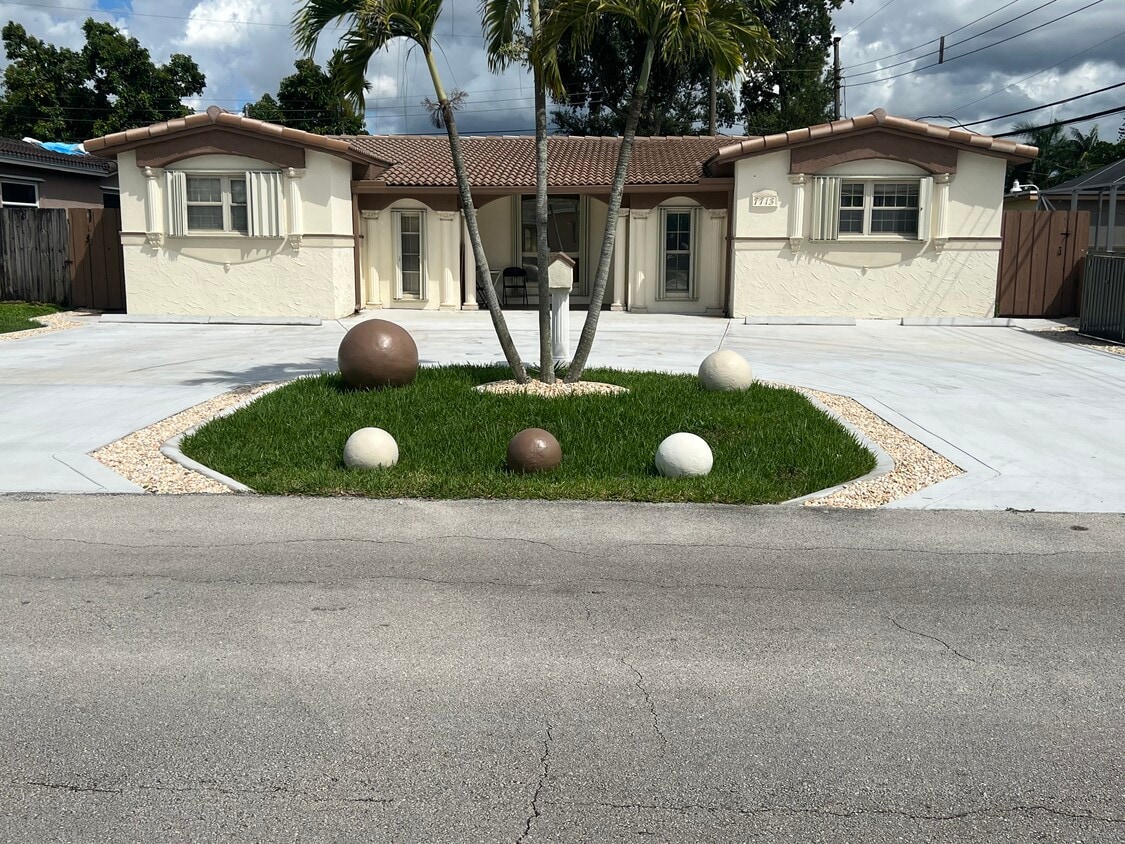 Primary Photo - 7713 Biltmore Blvd