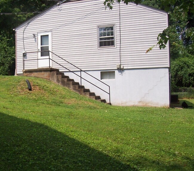 Foto del edificio - 108 Stratford Ct