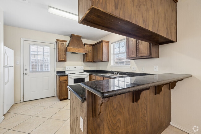 2BR, 2BA - 900SF - Kitchen - Paradise Palms Apartments