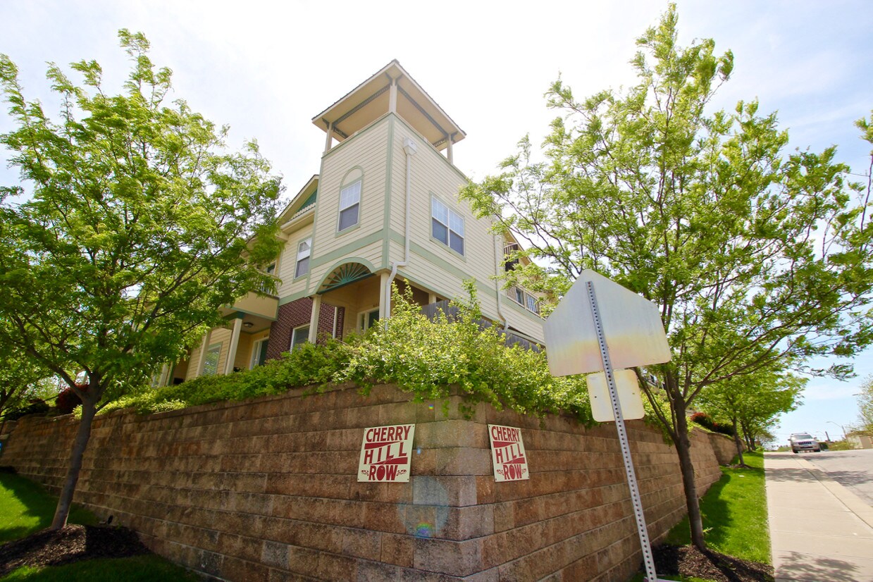Primary Photo - 2913 Cherry St