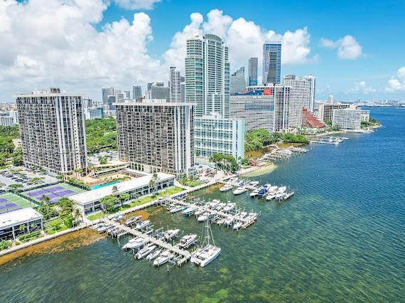 Building Photo - 1925 Brickell Ave