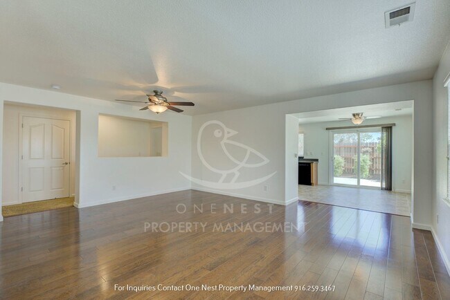 Foto del edificio - 4 Bedroom, 2 bathroom home with fenced yard