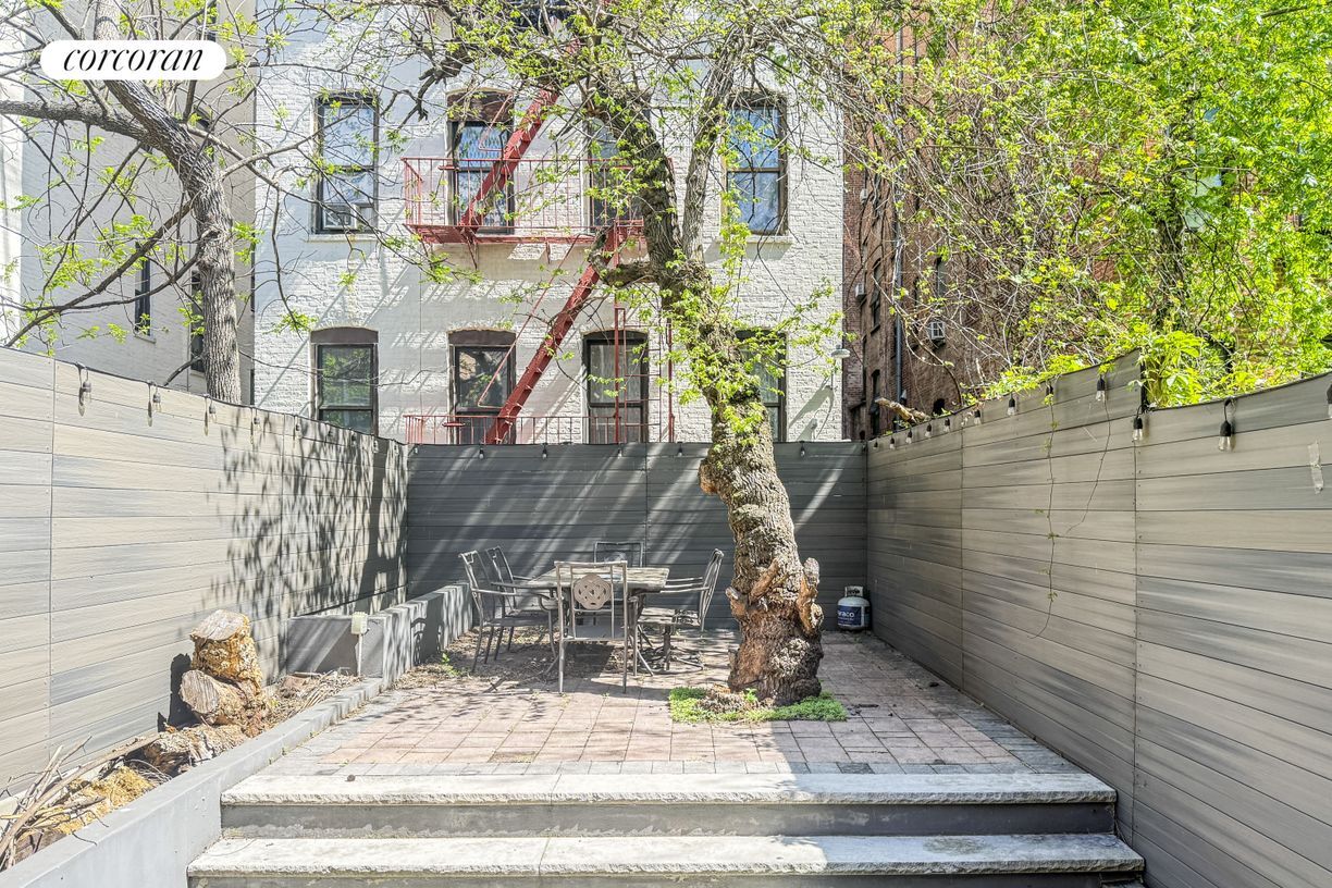 Primary Photo - 557 W 159th St