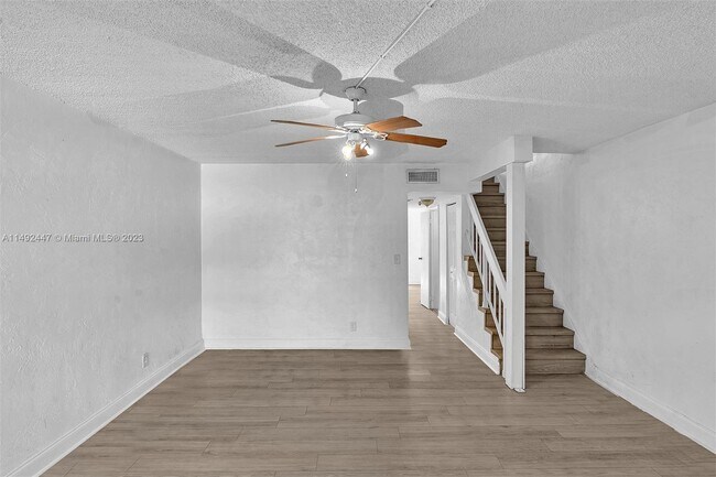 Building Photo - 5277 SW 40th Ave