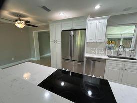 Building Photo - 2559 Brentwood Dr