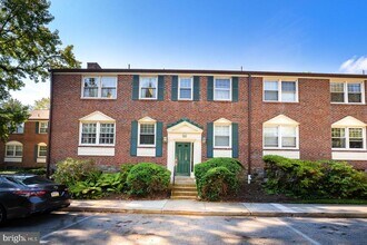 Building Photo - 500 E Lancaster Ave