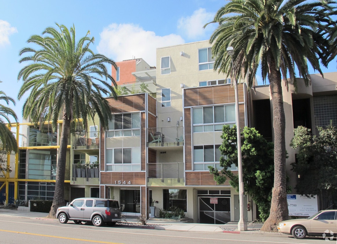 Building Photo - 1544 7th St