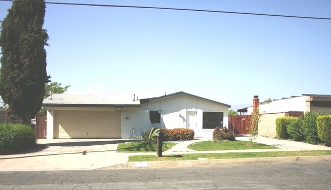 Photo - 22122 Van Buren St House