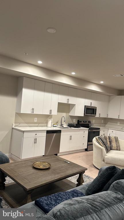 Building Photo - 235 Valley Ave SE