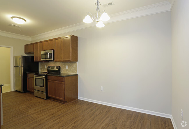 2BR, 2BA - 1271 SF- Dining Area - Summerwind Apartments