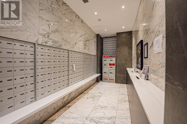 Building Photo - 31 Tippett Rd