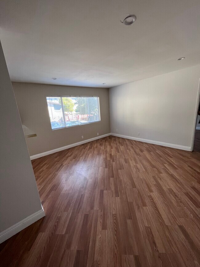 3350 Drew St Unit 302, Los Angeles, CA 90065 Apartments in Los