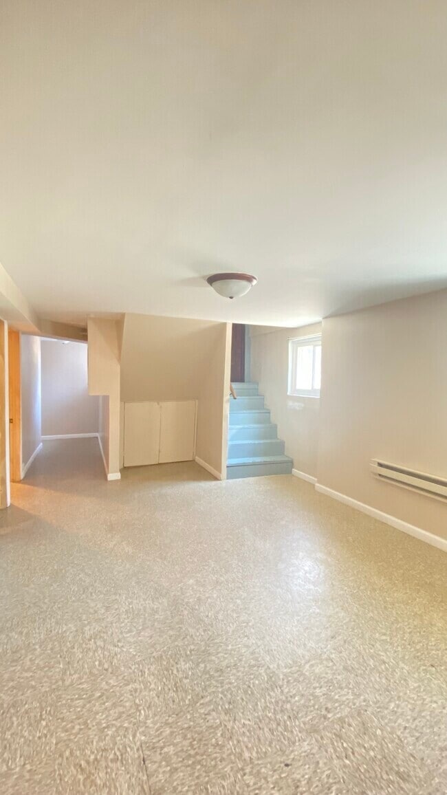 Building Photo - 4933 W Schubert Ave