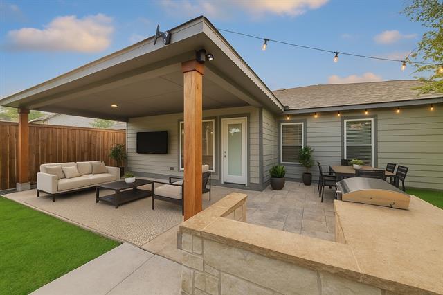 Foto principal - 2310 Newbury Dr