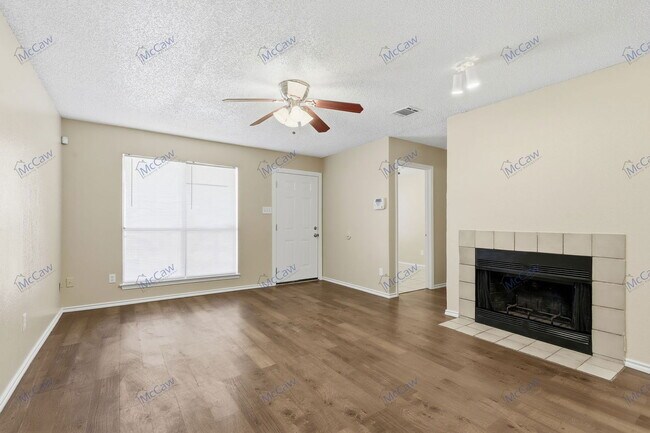 Foto del edificio - 3416 Colonial Dr