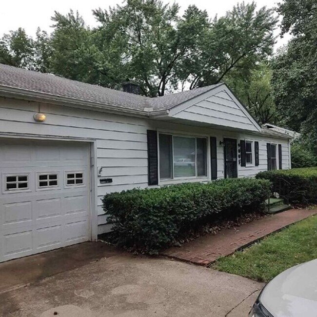9005 E 74th St, Raytown, MO 64133 House Rental in Raytown, MO