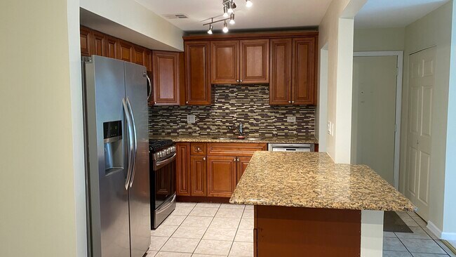 Building Photo - 9S110 Lake Dr