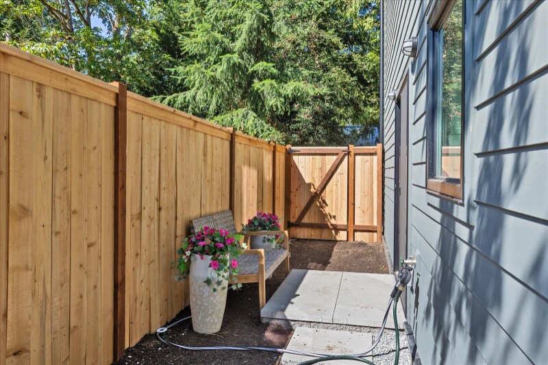 Foto principal - 2349 NE 127th St