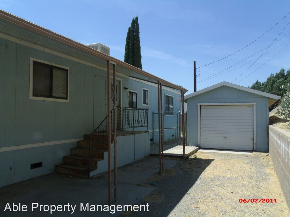 Primary Photo - 2 br, 2 bath House - 141 Larch Ct