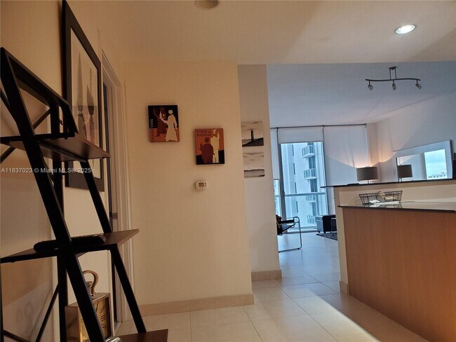 Building Photo - 1050 Brickell Ave