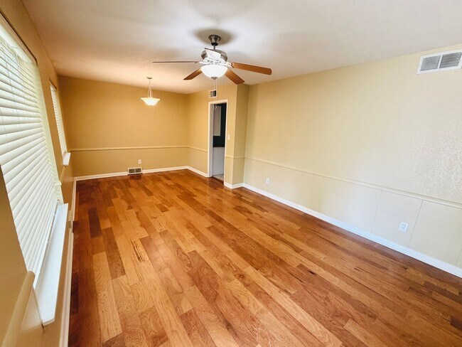 Foto del edificio - Updated 3BD 1.5BA Home Located in Belle Isle Area!!