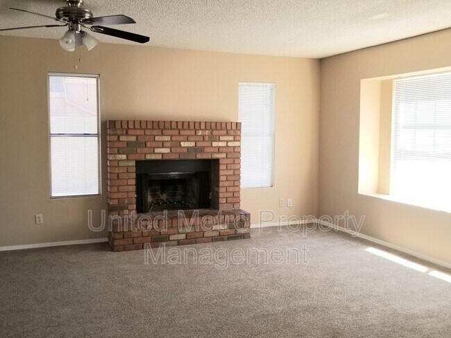 Foto del edificio - 6120 W Maui Ln