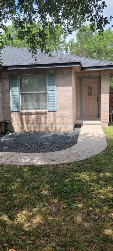 Foto del edificio - 213 Fall Creek Dr