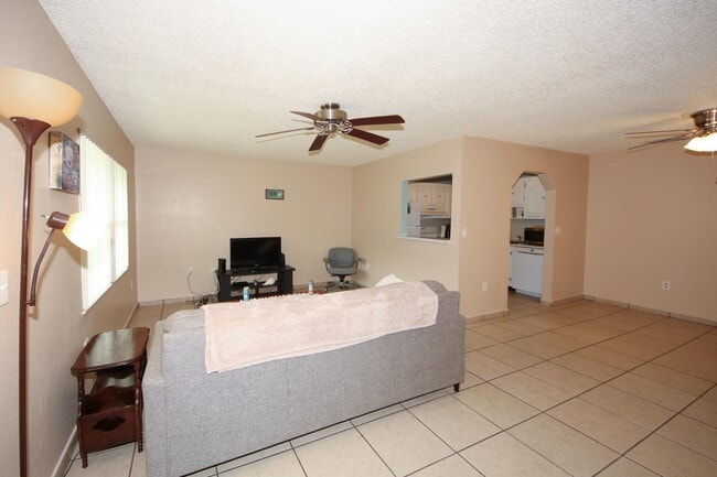 Foto del edificio - 11824 Bayonet Ln