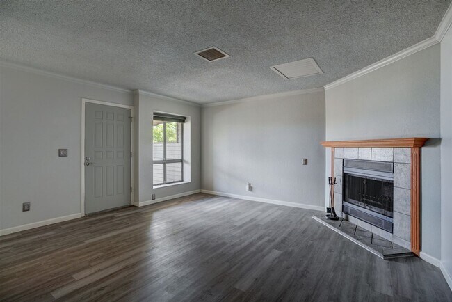 Building Photo - 2 bedroom, 2 bathroom condo for rent in Mo...