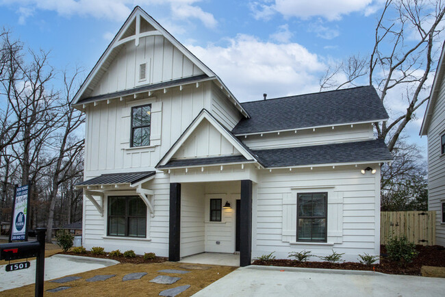 Building Photo - New Cottage in New Community!