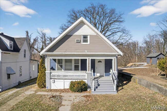 Foto del edificio - 221 Lebanon Ave