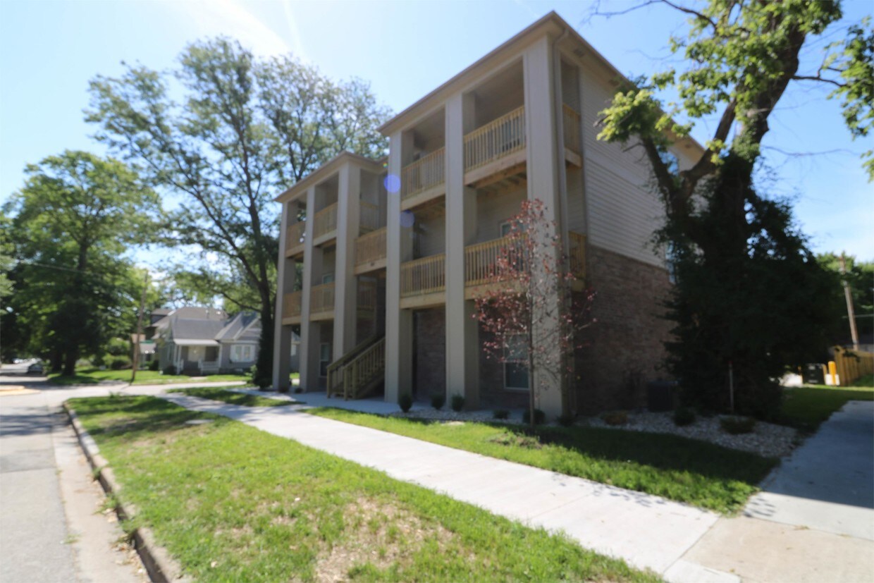 Primary Photo - 801 Moro St